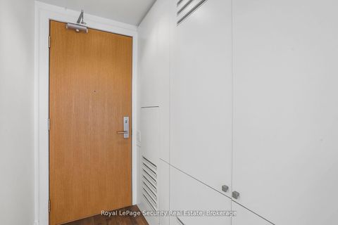Photo 4 at 320 - 629 King Street, Waterfront Communities C1, Toronto