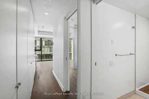 Photo 5 at 320 - 629 King Street, Waterfront Communities C1, Toronto