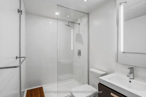 Photo 6 at 320 - 629 King Street, Waterfront Communities C1, Toronto