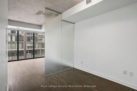 Photo 9 at 320 - 629 King Street, Waterfront Communities C1, Toronto