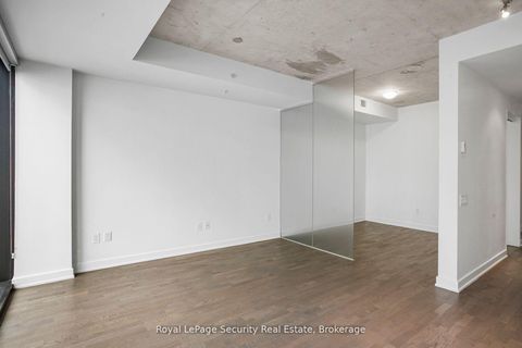 Photo 17 at 320 - 629 King Street, Waterfront Communities C1, Toronto