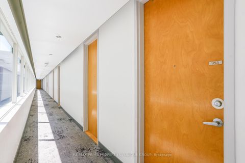 Photo 1 at 923 - 388 Richmond Street W, Waterfront Communities C1, Toronto