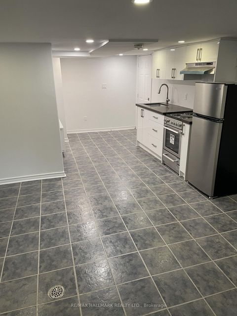 Photo 24 at 414 Dundas Street E, Moss Park, Toronto
