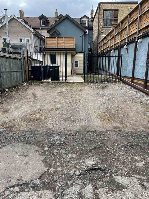Photo 30 at 414 Dundas Street E, Moss Park, Toronto
