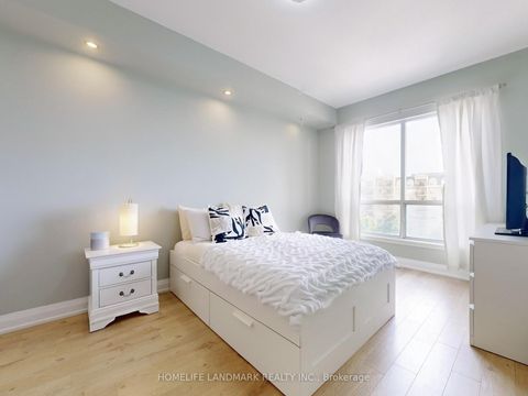 Photo 2 at 619 - 8 Maison Parc Court, Lakeview Estates, Vaughan