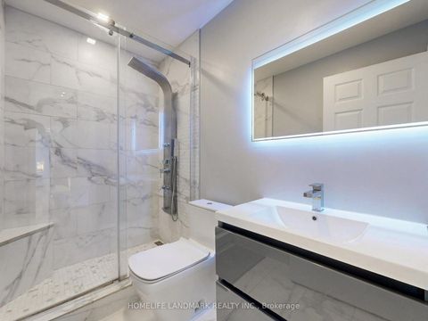 Photo 6 at 619 - 8 Maison Parc Court, Lakeview Estates, Vaughan
