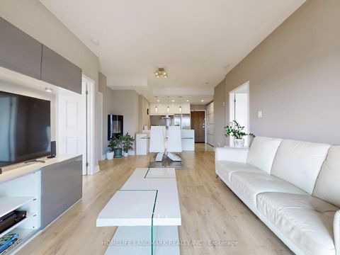 Photo 9 at 619 - 8 Maison Parc Court, Lakeview Estates, Vaughan