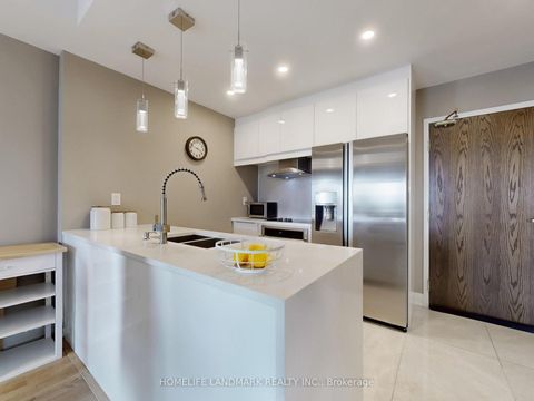 Photo 12 at 619 - 8 Maison Parc Court, Lakeview Estates, Vaughan