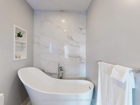 Photo 19 at 619 - 8 Maison Parc Court, Lakeview Estates, Vaughan