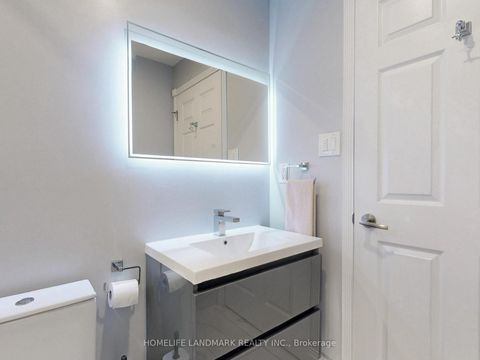 Photo 23 at 619 - 8 Maison Parc Court, Lakeview Estates, Vaughan