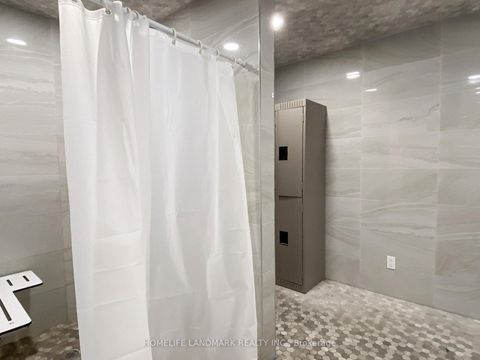 Photo 24 at 619 - 8 Maison Parc Court, Lakeview Estates, Vaughan