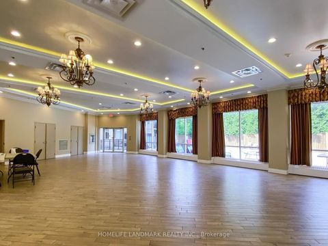 Photo 29 at 619 - 8 Maison Parc Court, Lakeview Estates, Vaughan