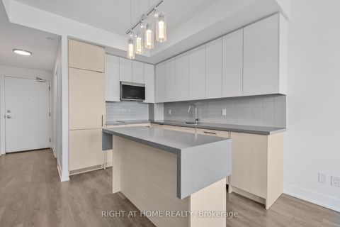 Photo 5 at 906 - 297 Oak Walk Drive, RO River Oaks, Oakville