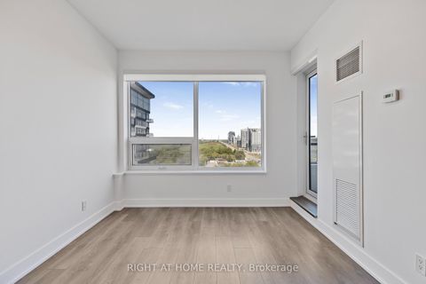 Photo 10 at 906 - 297 Oak Walk Drive, RO River Oaks, Oakville