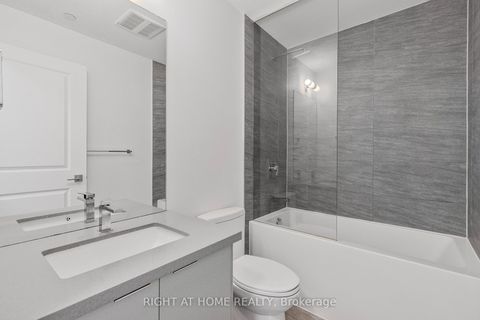 Photo 14 at 906 - 297 Oak Walk Drive, RO River Oaks, Oakville