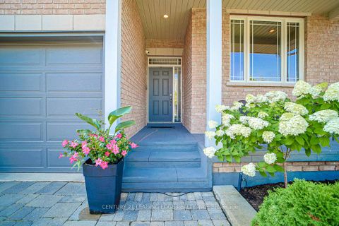 Photo 1 at 204 Ivy Jay Crescent, Bayview Northeast, Aurora