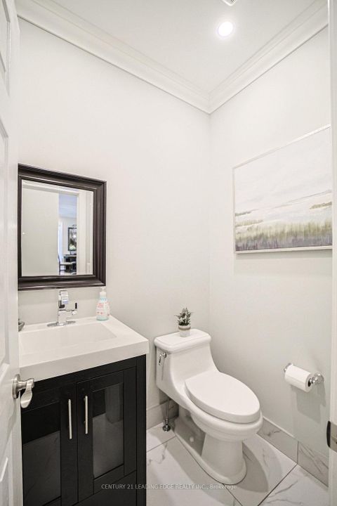 Photo 12 at 204 Ivy Jay Crescent, Bayview Northeast, Aurora