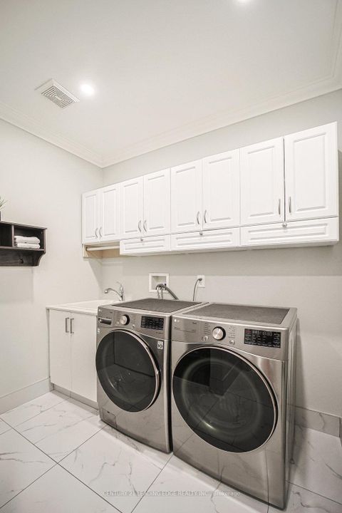 Photo 13 at 204 Ivy Jay Crescent, Bayview Northeast, Aurora