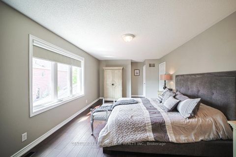 Photo 16 at 204 Ivy Jay Crescent, Bayview Northeast, Aurora