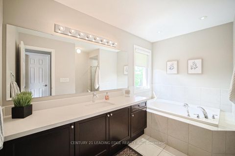 Photo 19 at 204 Ivy Jay Crescent, Bayview Northeast, Aurora
