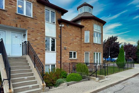 Photo 1 at 32 - 988 SHEPPARD Avenue W, Bathurst Manor, Toronto