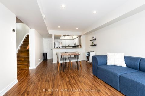 Photo 4 at 32 - 988 SHEPPARD Avenue W, Bathurst Manor, Toronto