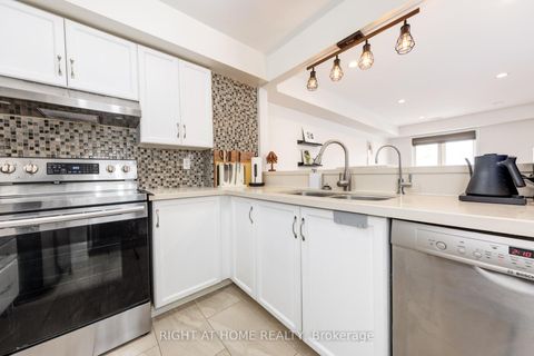 Photo 7 at 32 - 988 SHEPPARD Avenue W, Bathurst Manor, Toronto