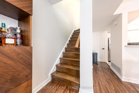 Photo 8 at 32 - 988 SHEPPARD Avenue W, Bathurst Manor, Toronto