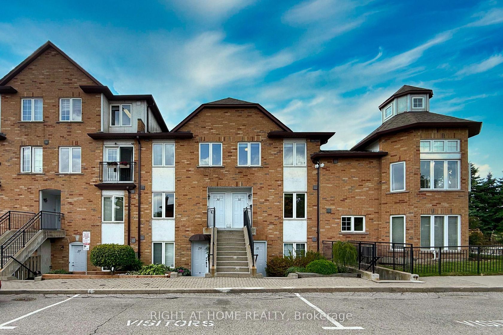 32 - 988 SHEPPARD Avenue W, Bathurst Manor, Toronto 