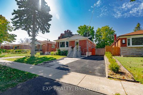 Photo 1 at 30 Ronway Crescent, Woburn, Toronto