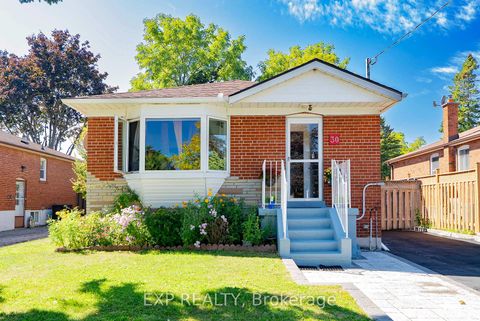 Photo 4 at 30 Ronway Crescent, Woburn, Toronto