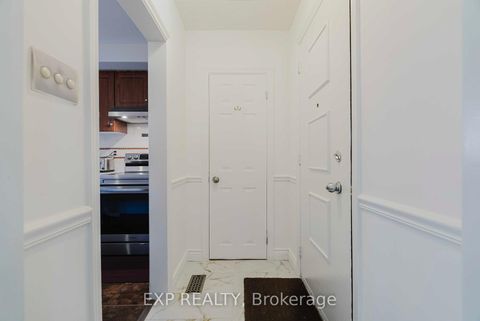 Photo 5 at 30 Ronway Crescent, Woburn, Toronto