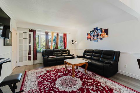 Photo 8 at 30 Ronway Crescent, Woburn, Toronto
