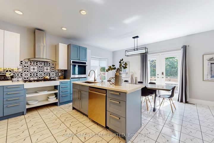 Photo 10 at 91 Twyn Rivers Drive, Rougemount, Pickering