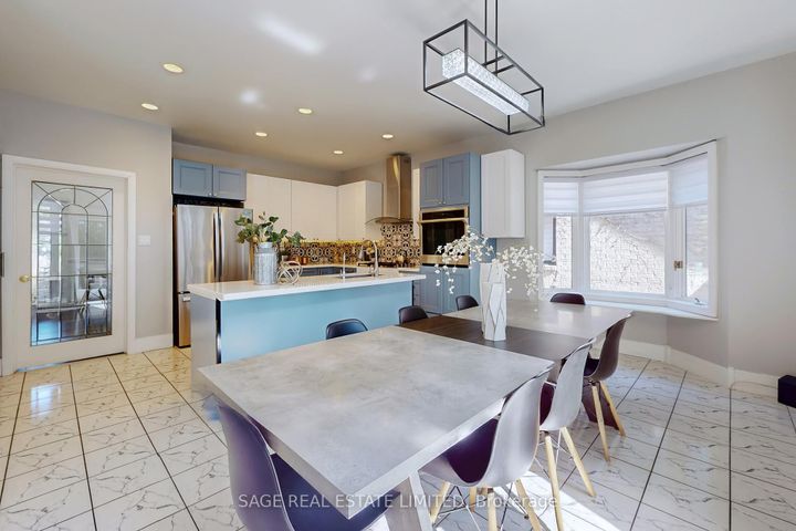 Photo 14 at 91 Twyn Rivers Drive, Rougemount, Pickering
