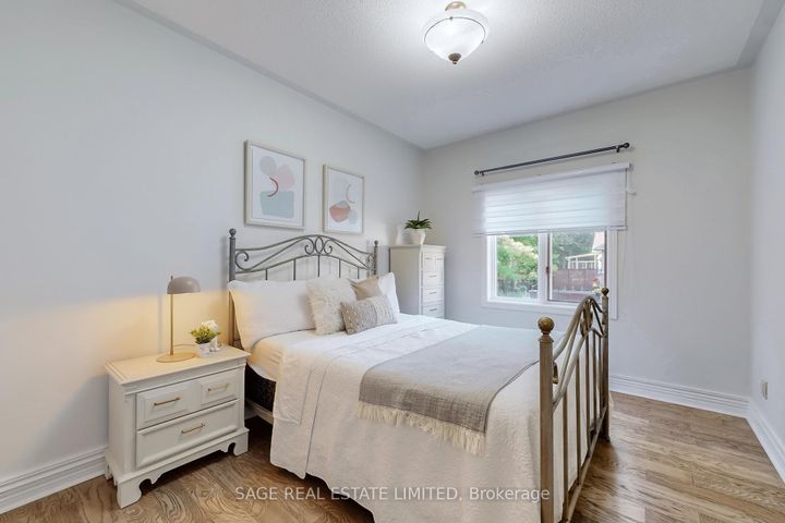 Photo 22 at 91 Twyn Rivers Drive, Rougemount, Pickering