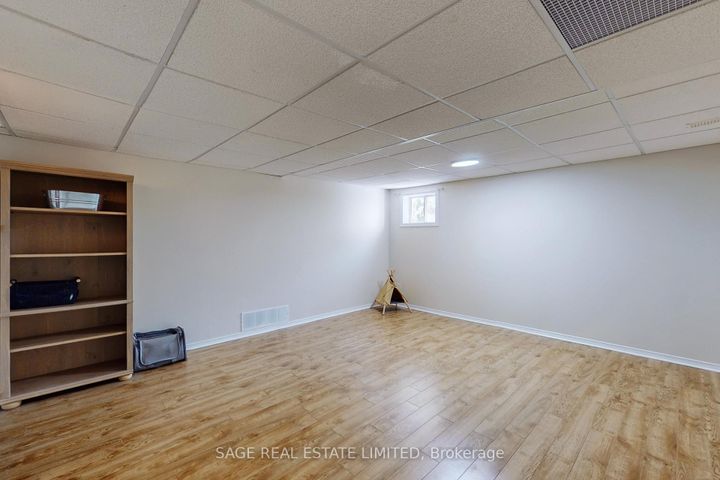 Photo 38 at 91 Twyn Rivers Drive, Rougemount, Pickering