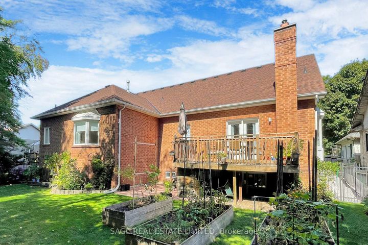Photo 42 at 91 Twyn Rivers Drive, Rougemount, Pickering