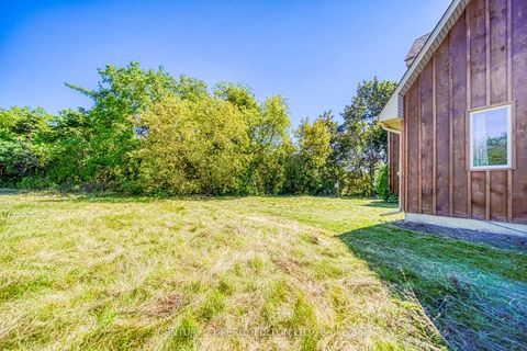 Photo 4 at 925 Harmony Road N, Pinecrest, Oshawa