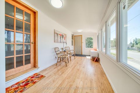 Photo 8 at 925 Harmony Road N, Pinecrest, Oshawa