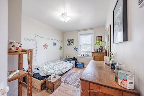 Photo 10 at 121 Blantyre Avenue, Cliffside, Toronto