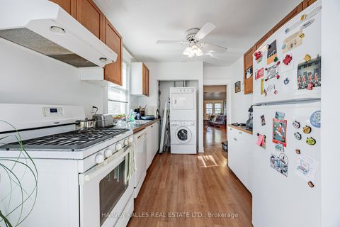 Photo 12 at 121 Blantyre Avenue, Cliffside, Toronto