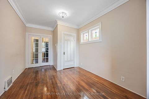 Photo 25 at 121 Blantyre Avenue, Cliffside, Toronto