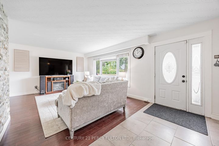 Photo 3 at 904 Somerville Street, Centennial, Oshawa