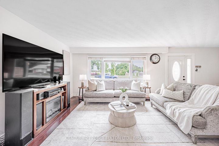 Photo 4 at 904 Somerville Street, Centennial, Oshawa