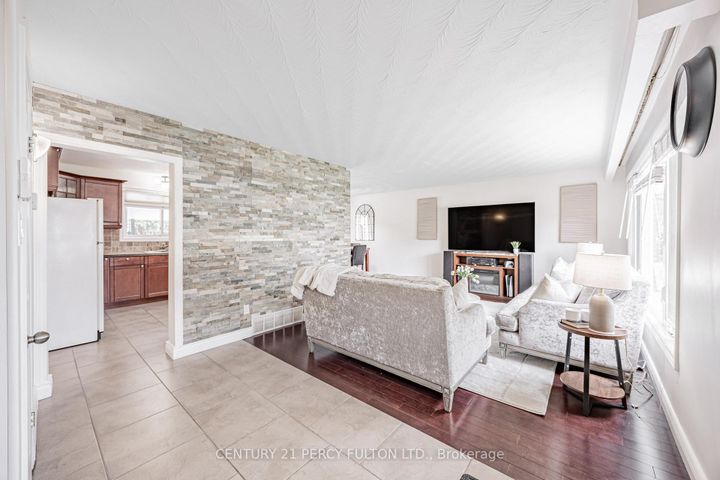 Photo 5 at 904 Somerville Street, Centennial, Oshawa