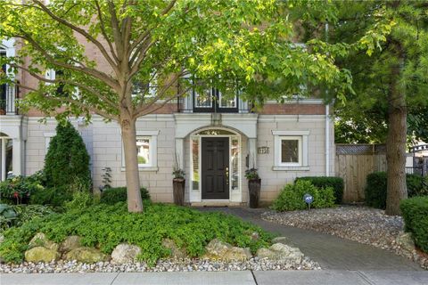 Photo 2 at 126 Brant Street, CO Central, Oakville