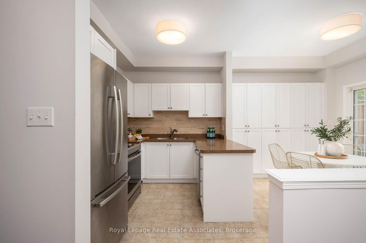 Photo 4 at 32 - 1130 Cawthra Road, Mineola, Mississauga