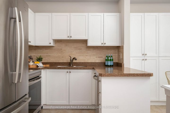 Photo 5 at 32 - 1130 Cawthra Road, Mineola, Mississauga
