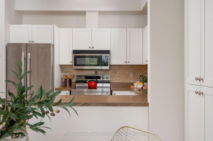 Photo 6 at 32 - 1130 Cawthra Road, Mineola, Mississauga